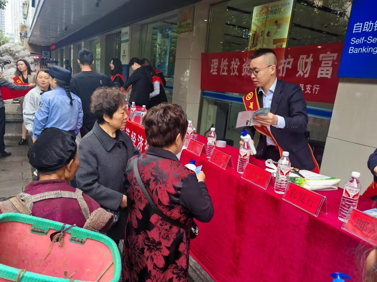 bac55673d76be043f4b8e06bd80c773.jpg